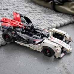 Lego Technic Formula E Porsche 99X Electric 42137