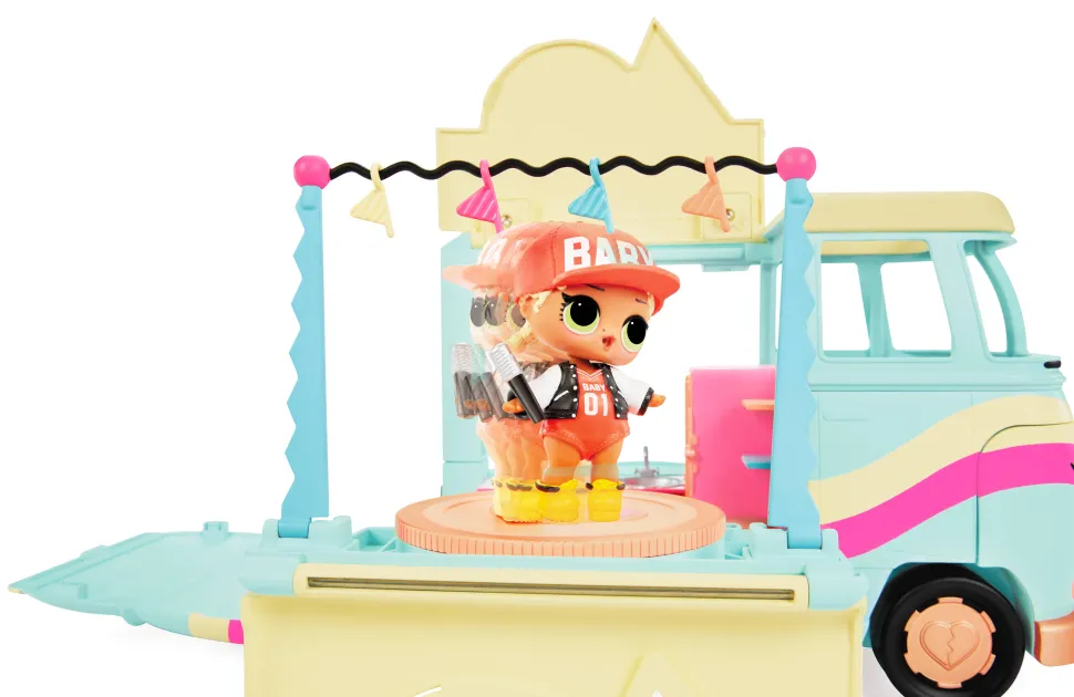 L.O.L. Surprise! Grill And Groove Camper